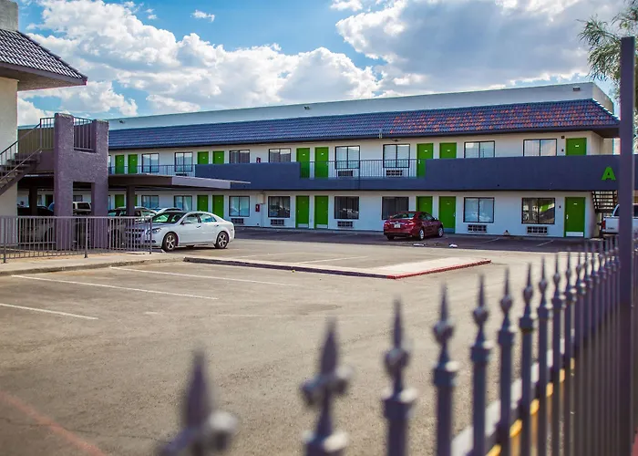 Siegel Slots And Suites